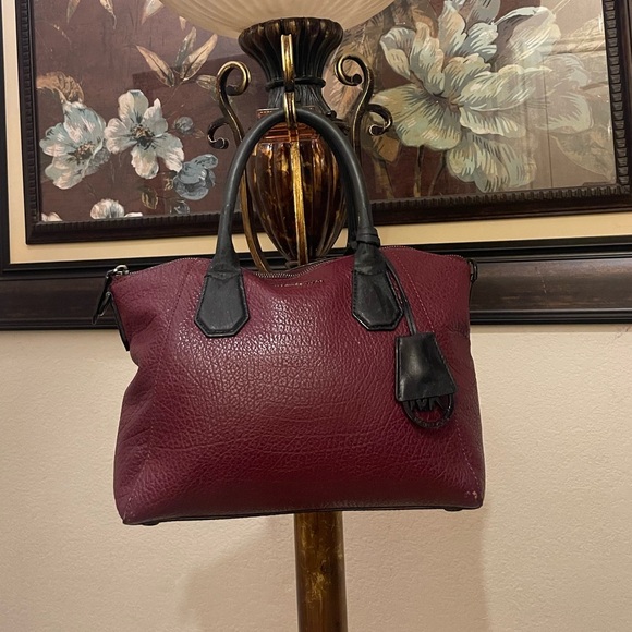 Michael Michael Kors please check all picture of condition - Picture 5 of 17